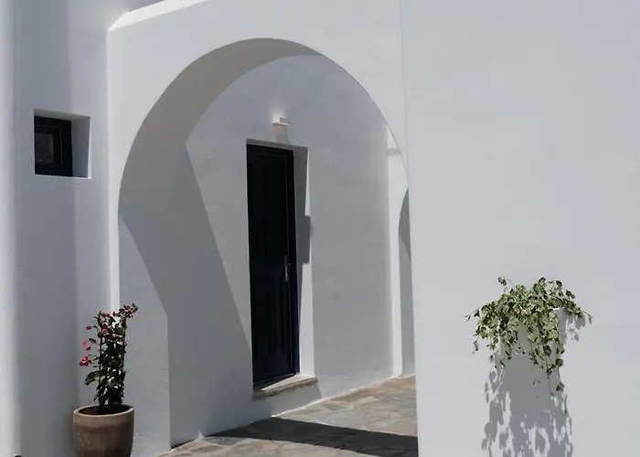 Cycladic Charm Hotel *
