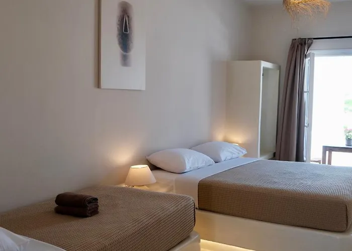 Cycladic Charm * Naoussa