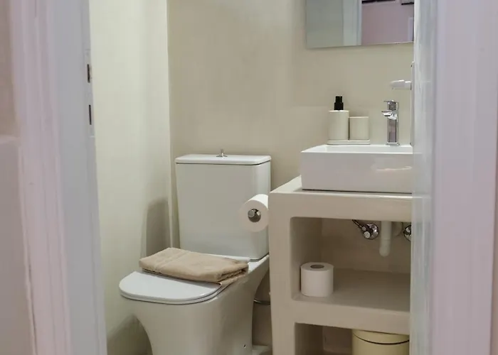 Cycladic Charm Naoussa