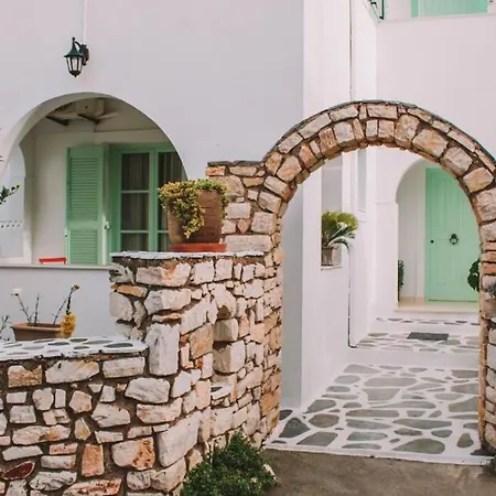 Cycladic Charm * Naousa (Paros)