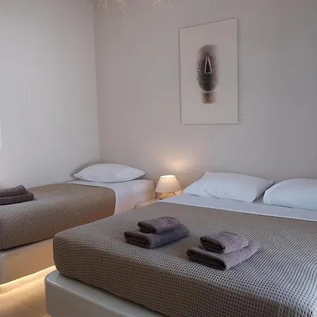 Cycladic Charm * Naousa (Paros)