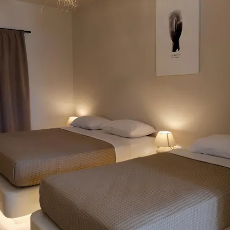 Cycladic Charm * Naousa (Paros)